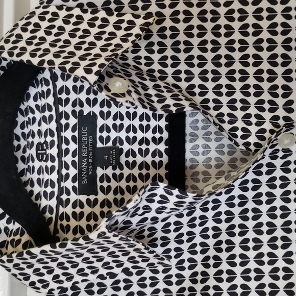 Banana Republic Tops - Banana Republic non-iron fitted long sleeved button-up